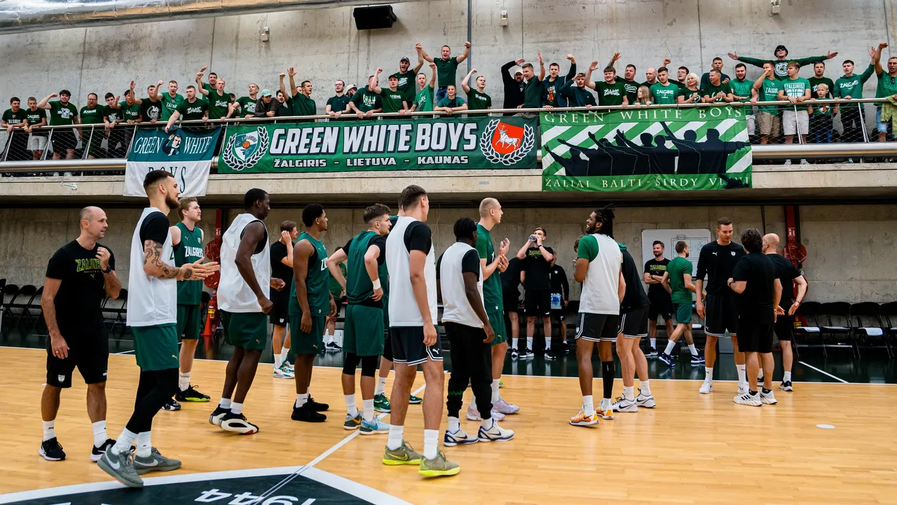 Zalgiris fans lead the team into the new season