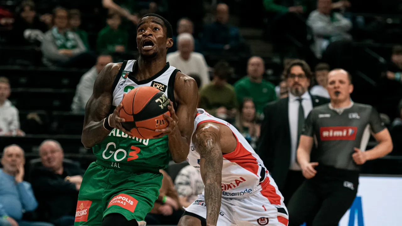 Virš šimto taškų pelnęs „Žalgiris“ šventė pergalę prieš Mažeikių ekipą