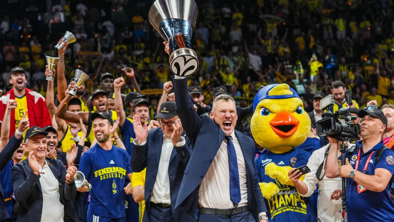 Žvilgsnis į varžovą: auksinė, tačiau lyderius praradusi Stambulo „Fenerbahče“