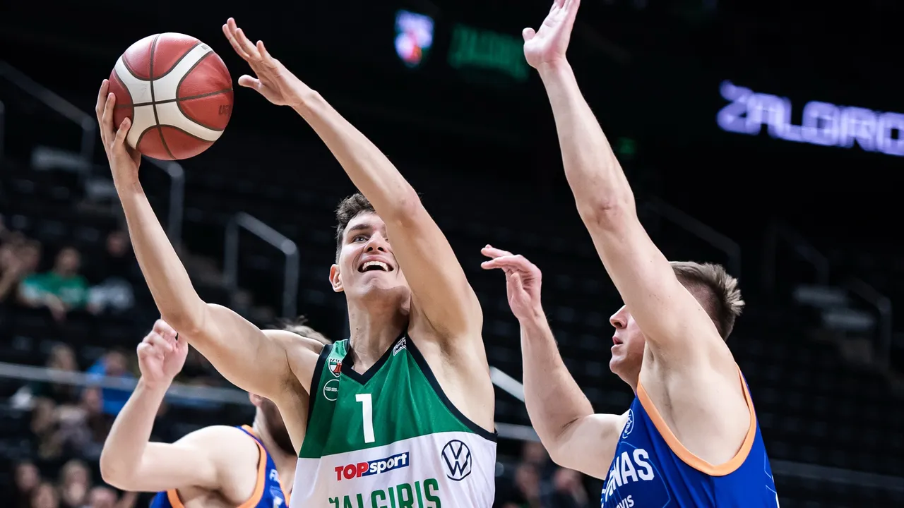 „Žalgiris-2“ po atkaklios kovos pralaimėjo „Atletui“