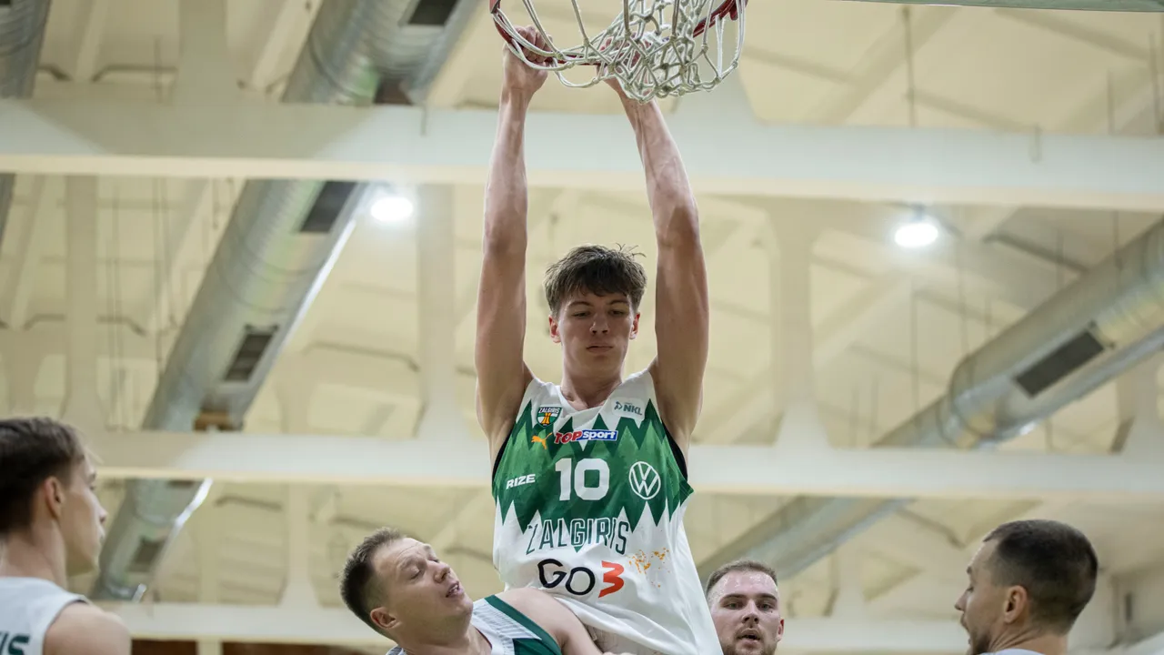 Jaunieji žalgiriečiai įveikė Kretingos krepšininkus