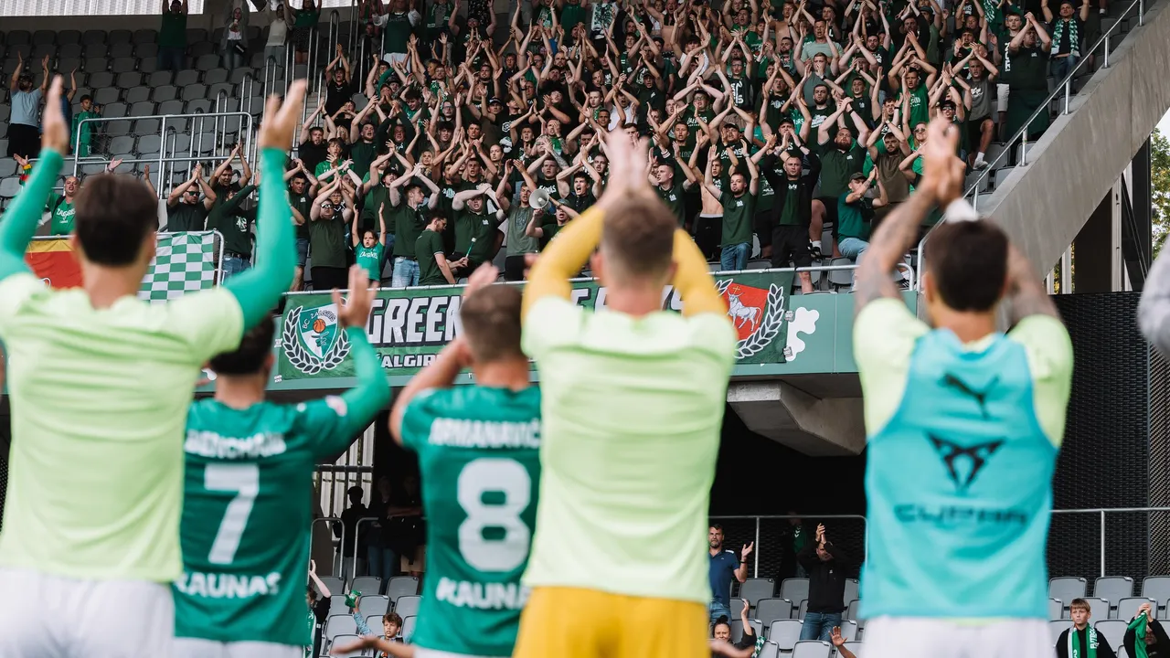 Konkursas: laimėk dvigubą pakvietimą į futbolo rungtynes ir žaidybinius marškinėlius!