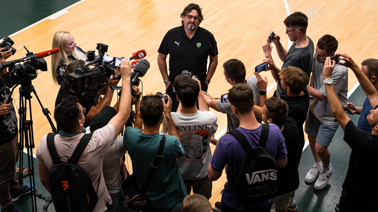 Andrea Trinchieri: “Every coach is happy in September”