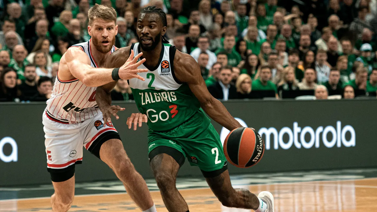 Žalgiriečiai į Eurolygos kovas grįžo pralaimėdami „Olympiacos“