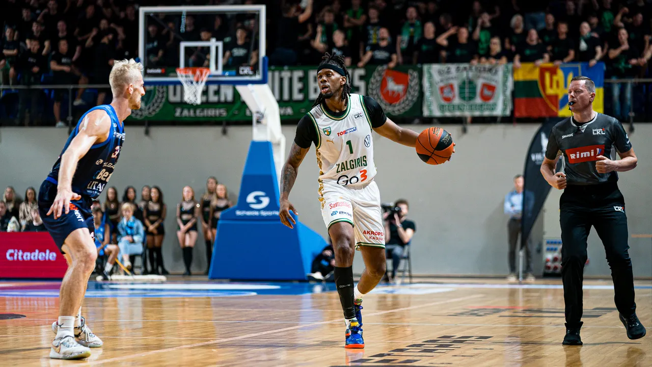 Wallace’s debut marked by victory in Jonava