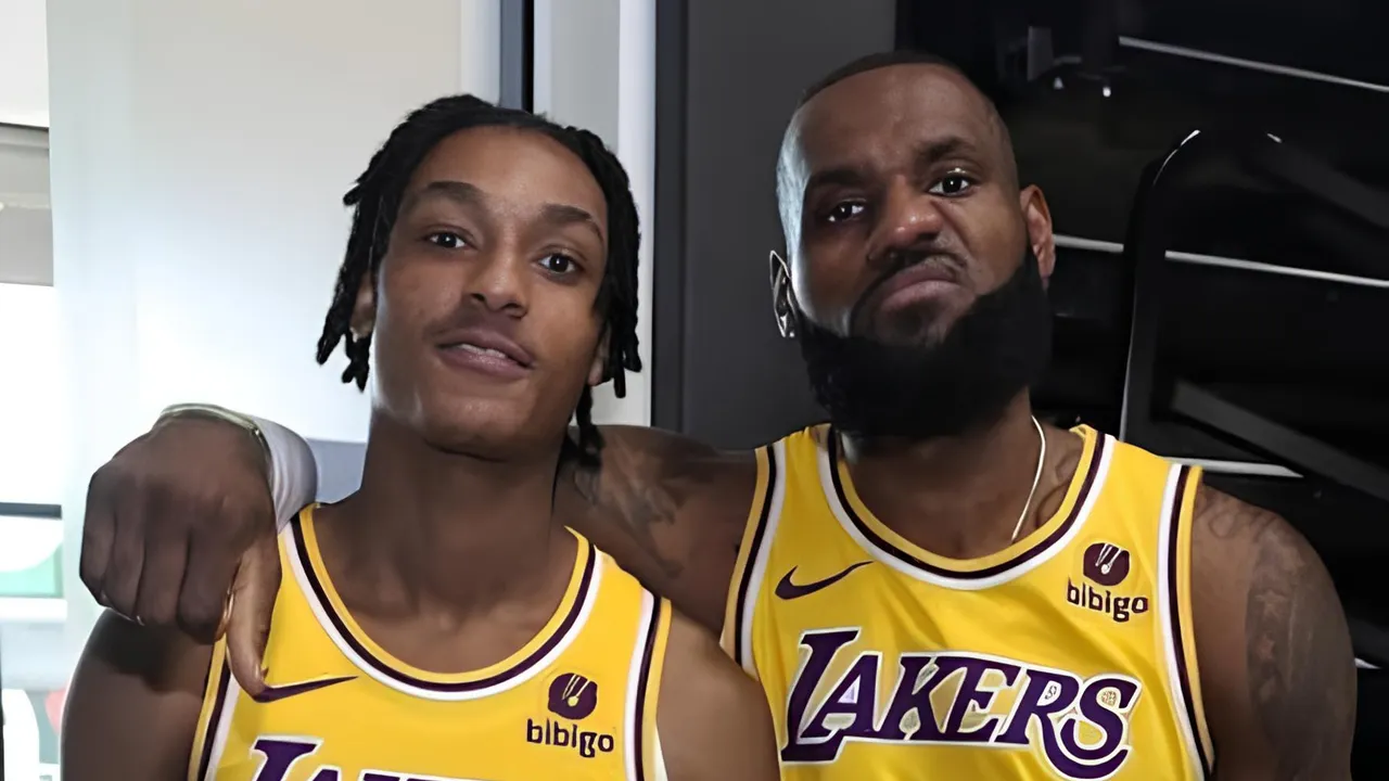 LeBroną Jamesą aikštelėje keitęs Maxwellas Lewisas: grojimas saksofonu, atvedęs iki NBA